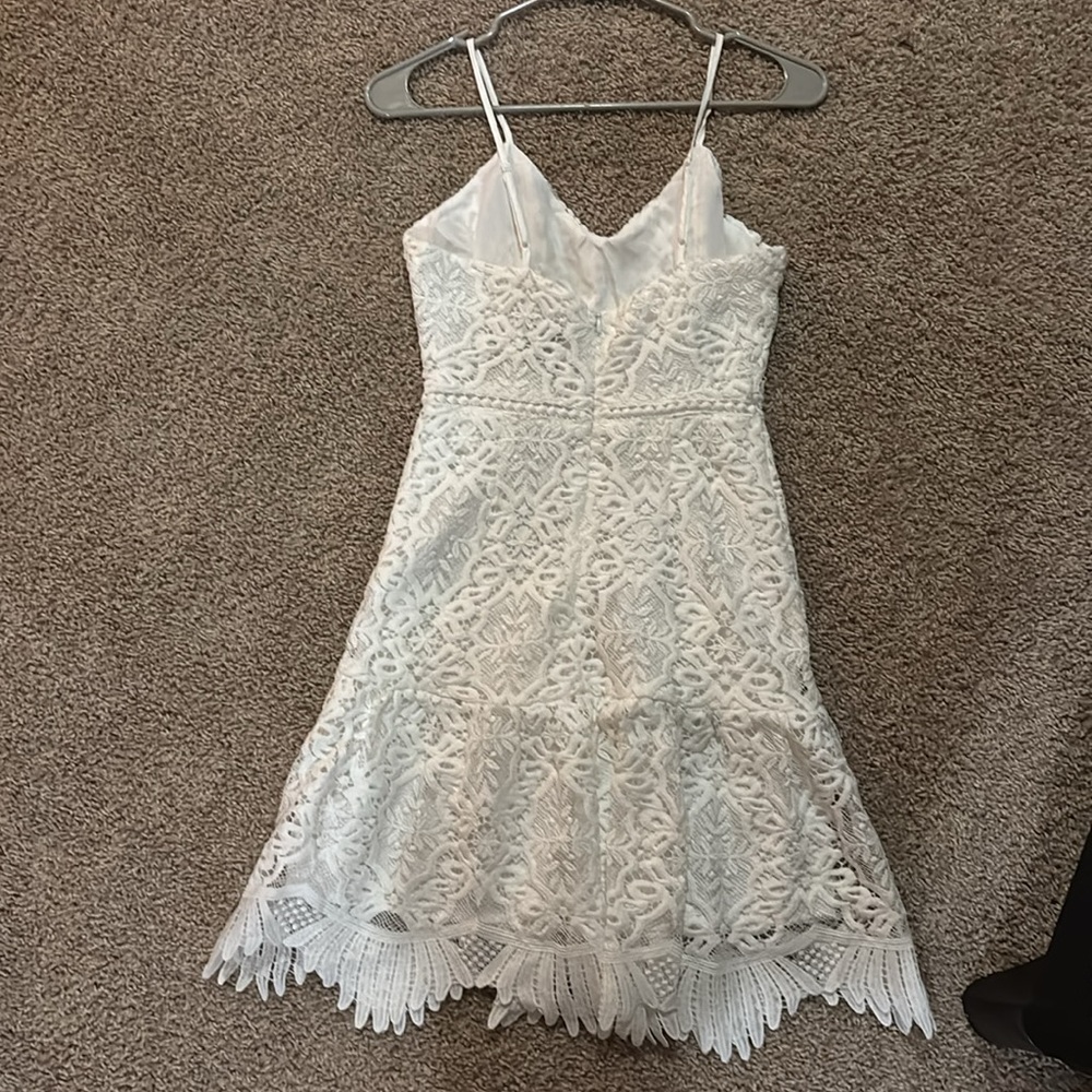 BB Dakota dress. White lace. Size 2. - Picture 2 of 6